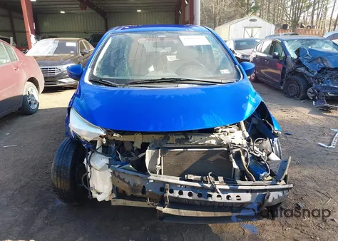 2015 Nissan Versa Note Sv z USA, uszkodzony, nr VIN 3N1CE2CPXFL358854